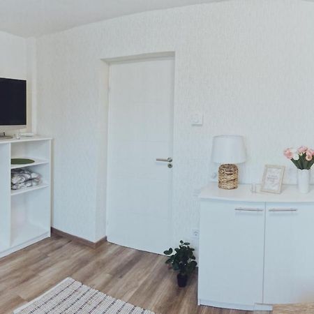 Tramini Apartmanok Eger Exteriör bild