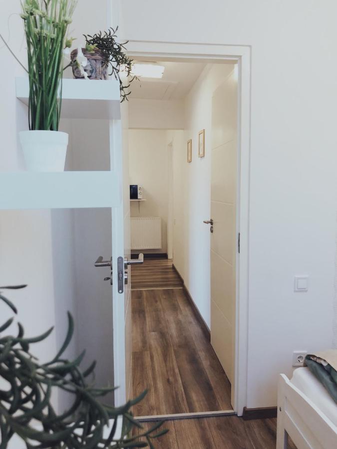Tramini Apartmanok Eger Exteriör bild