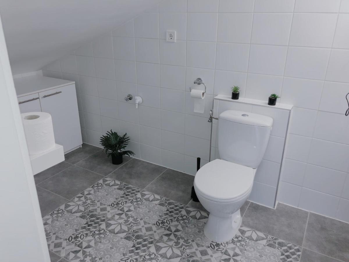Tramini Apartmanok Eger Exteriör bild