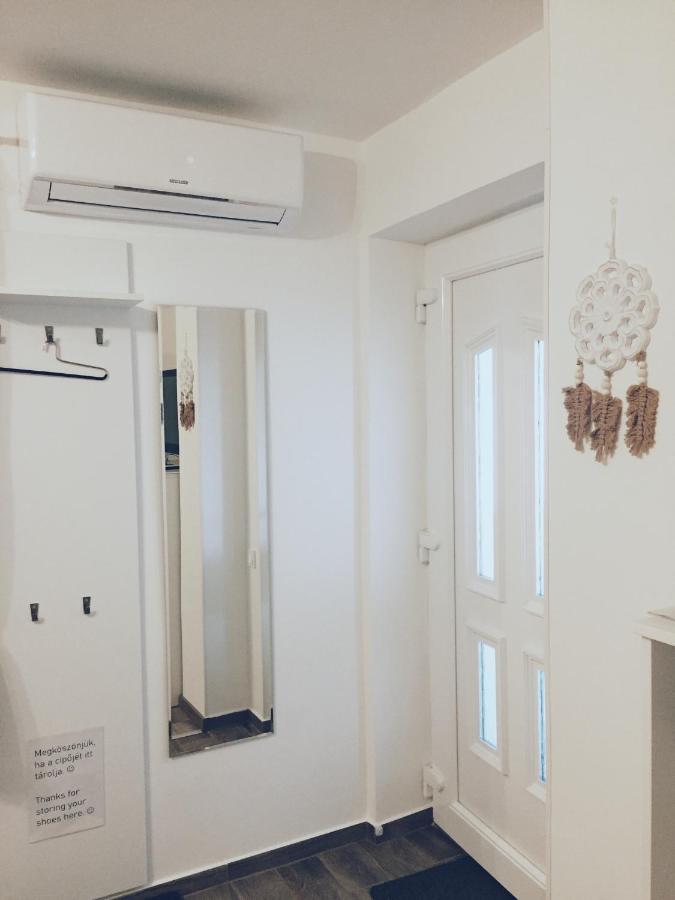 Tramini Apartmanok Eger Exteriör bild